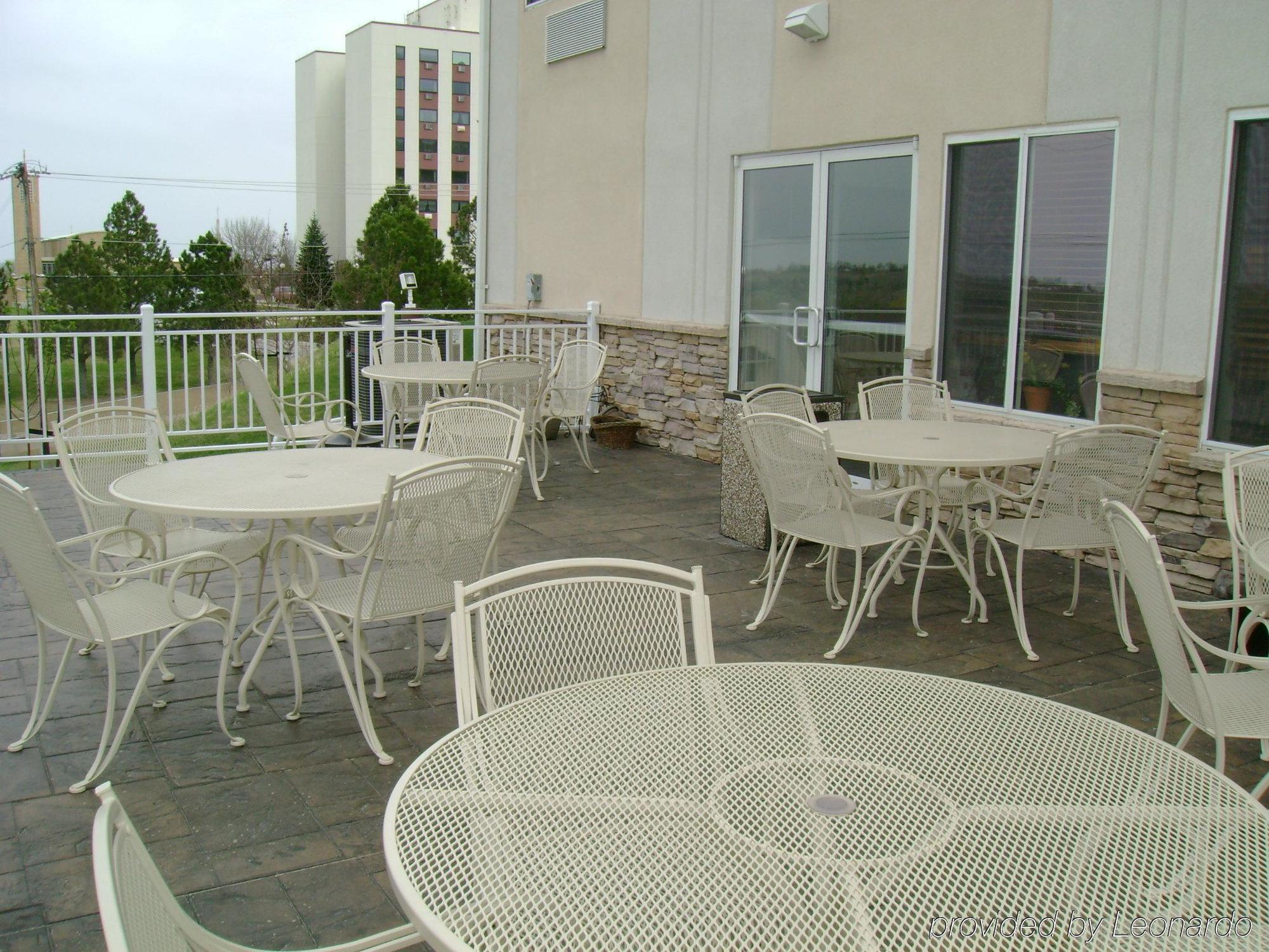Gasthof Quality Near Monument Health Rapid Hospital 2*